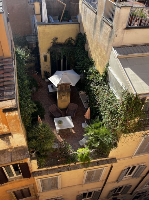 Aménager un balcon parisien; s'inspirer des balcons de Rome.